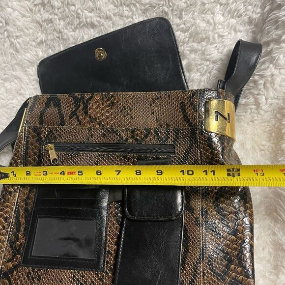 Snakeskin Pattern black and brown synthetic bucket style Shoulder Bag black trim - Picture 9 of 13